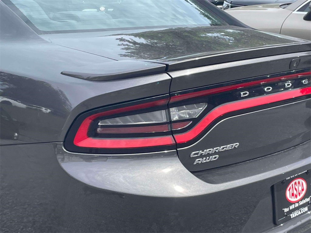 2016 Dodge Charger SXT photo 9