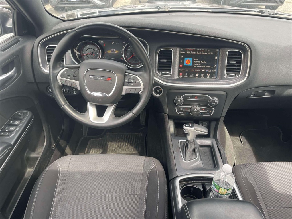2016 Dodge Charger SXT photo 11