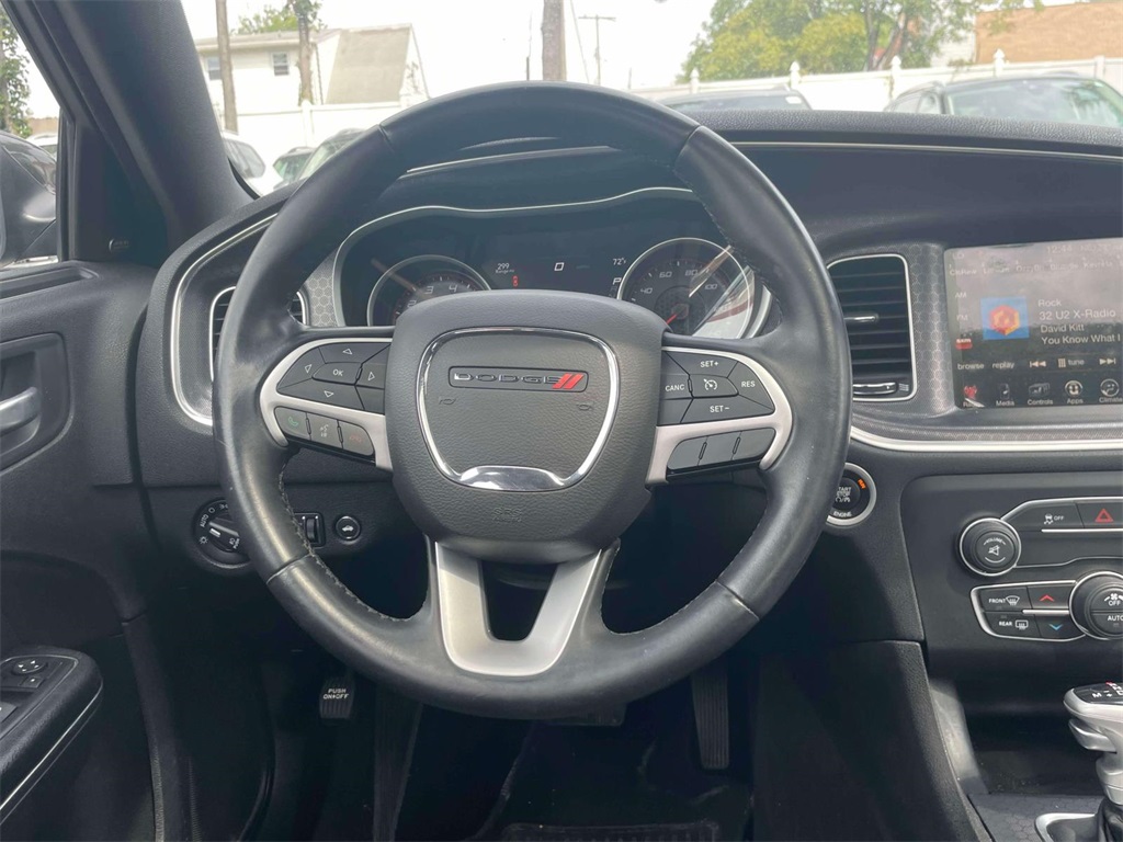 2016 Dodge Charger SXT photo 12