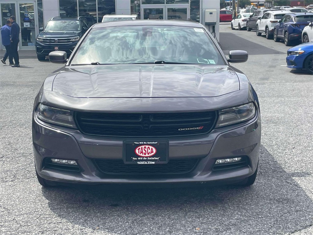 2016 Dodge Charger SXT photo 2