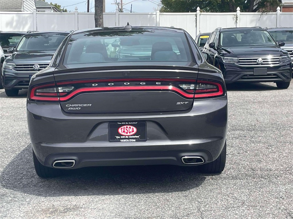 2016 Dodge Charger SXT photo 5