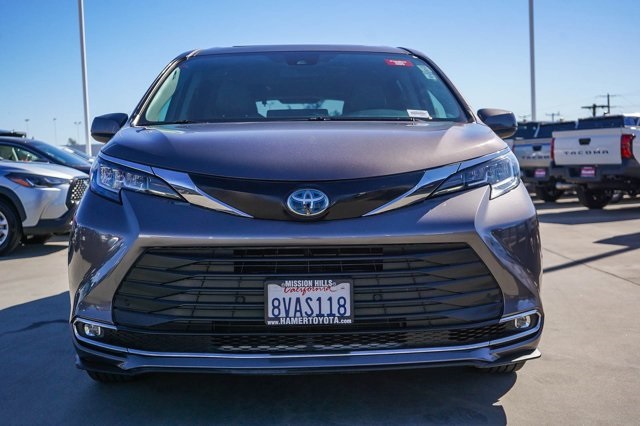 used 2021 Toyota Sienna car, priced at $35,988