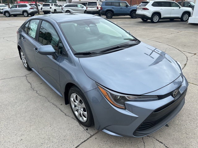 2026 Toyota Corolla LE photo 3