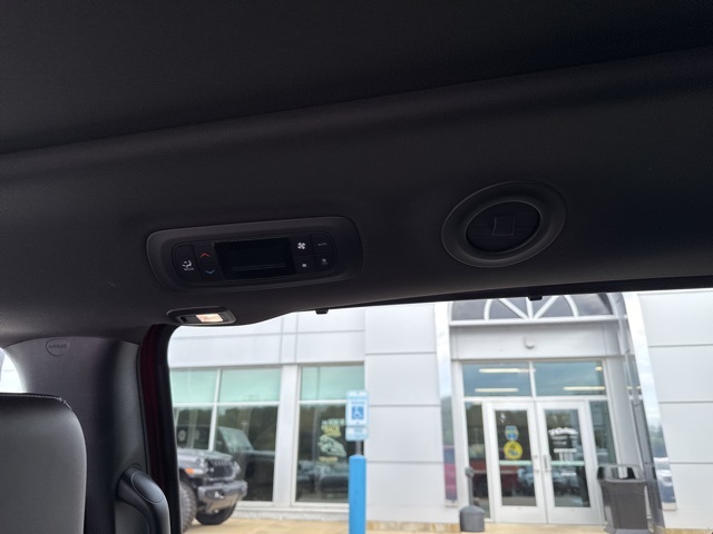 2026 Chrysler Pacifica Limited photo 16