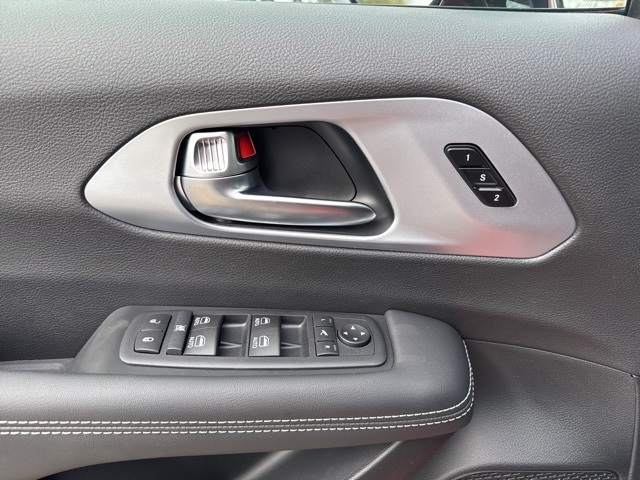 2026 Chrysler Pacifica Limited photo 19