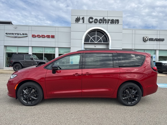 2026 Chrysler Pacifica Limited photo 2