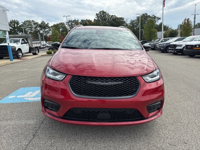 2026 Chrysler Pacifica Limited photo 5