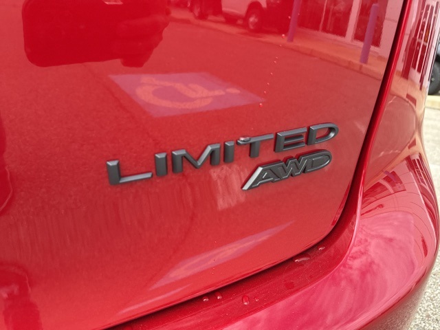 2026 Chrysler Pacifica Limited photo 9