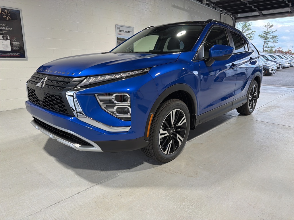 2025 Mitsubishi Eclipse Cross SE's photo