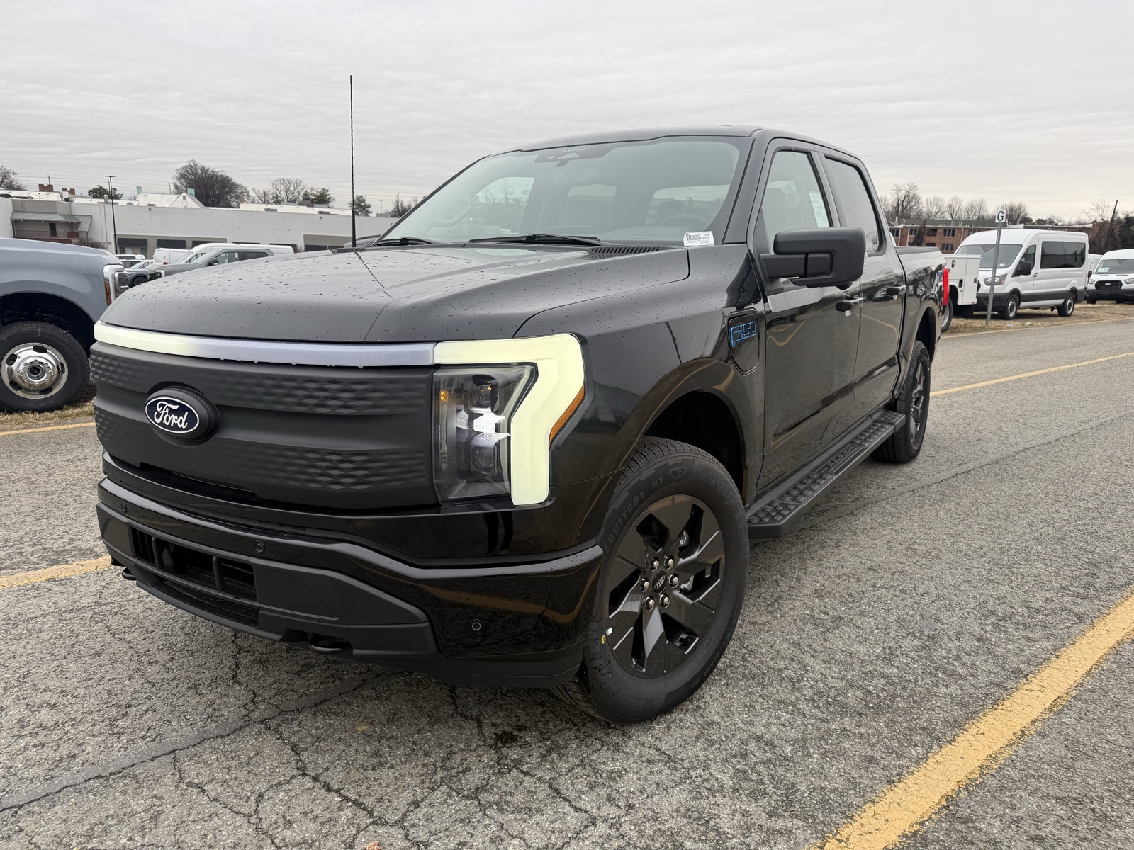 2025 Ford F-150 Lightning Flash's photo