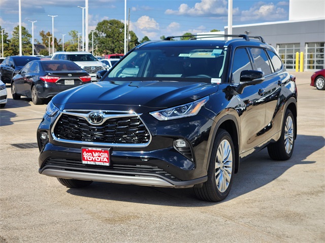 2025 Toyota Highlander Hybrid Platinum photo 2