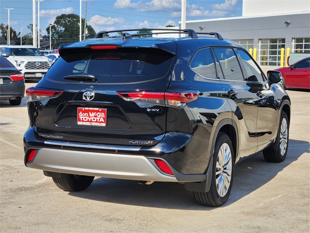 2025 Toyota Highlander Hybrid Platinum photo 4