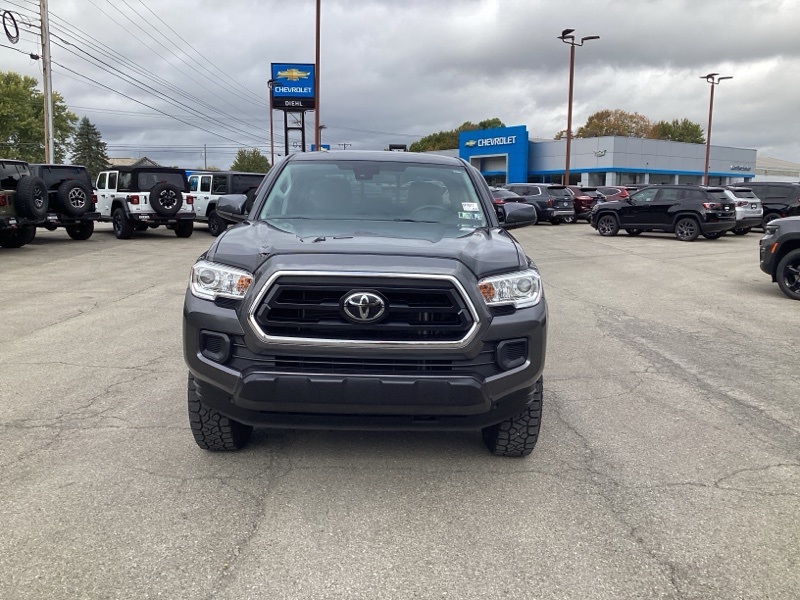 2022 Toyota Tacoma SR photo 2