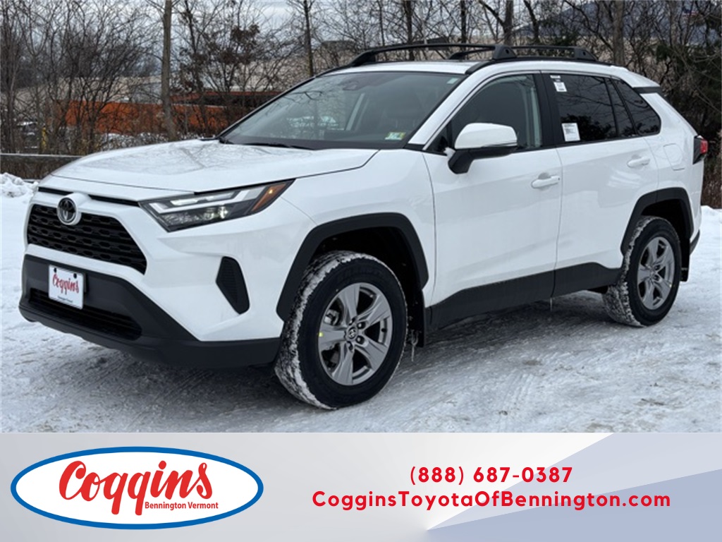 2025 Toyota RAV4 XLE's photo