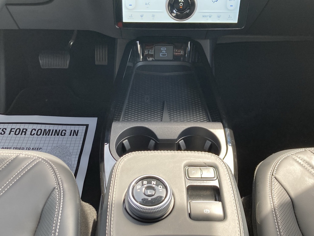 2024 Ford Mustang Mach-E Premium photo 16