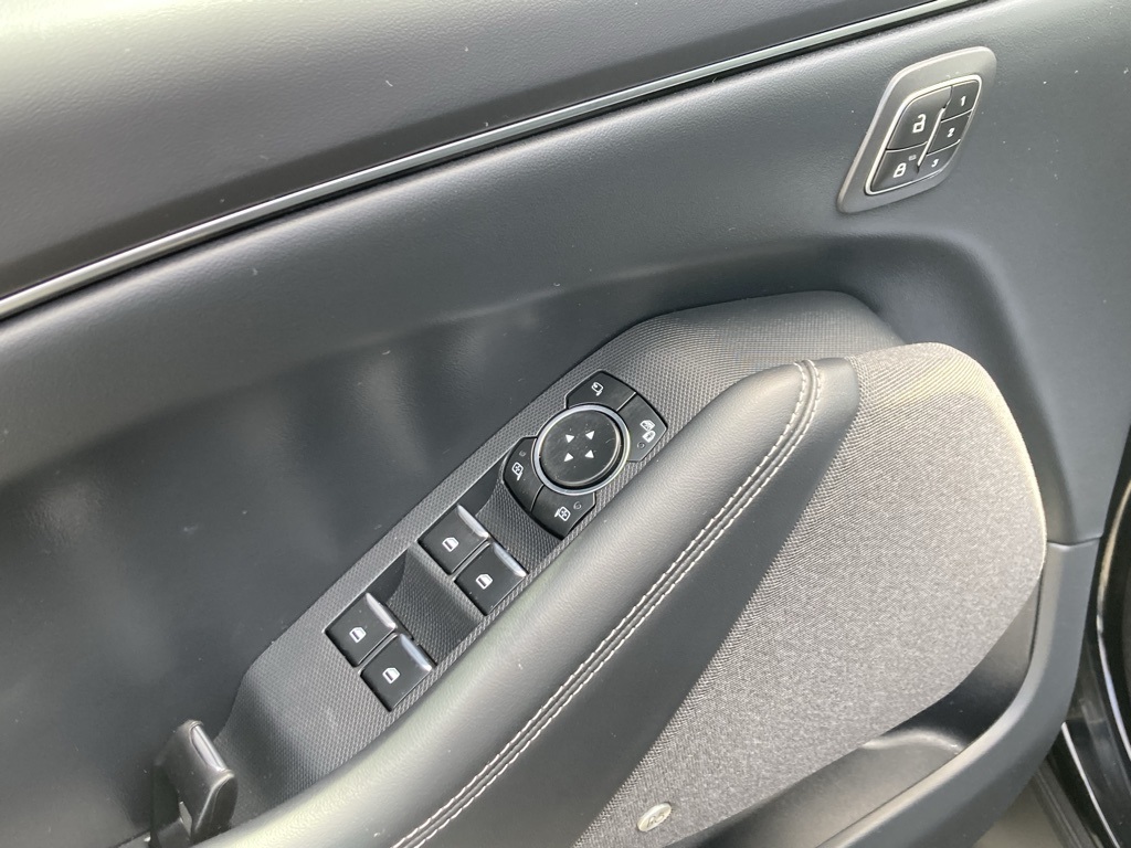 2024 Ford Mustang Mach-E Premium photo 17