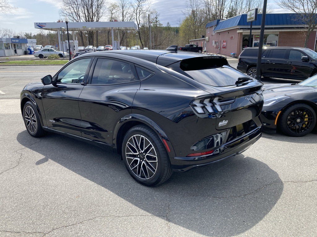 2024 Ford Mustang Mach-E Premium photo 5