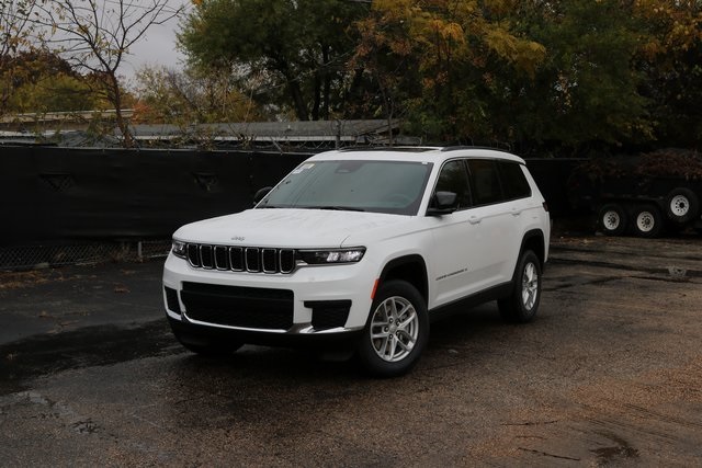 2025 Jeep Grand Cherokee L Laredo's photo