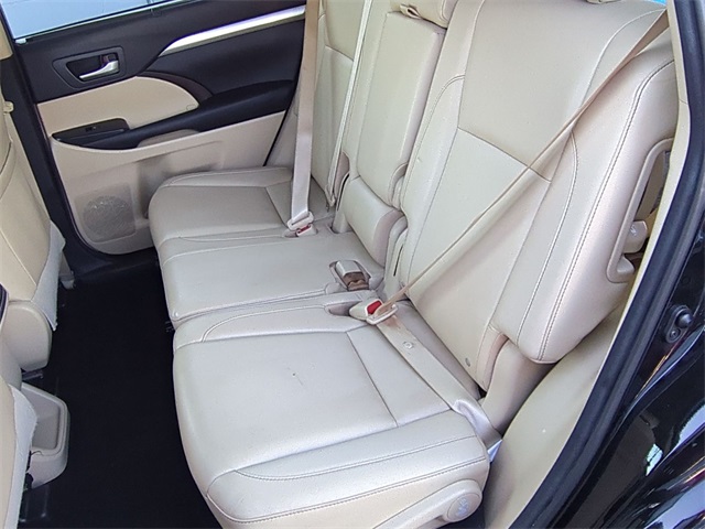 used 2016 Toyota Highlander car, priced at $18,811