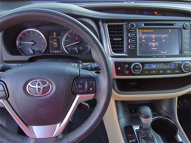 used 2016 Toyota Highlander car, priced at $18,811