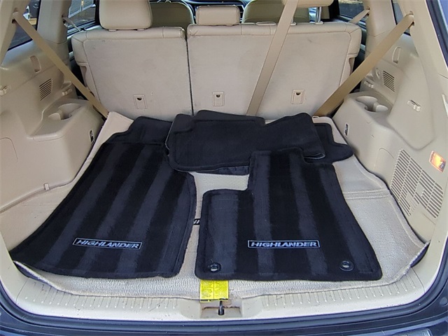 used 2016 Toyota Highlander car, priced at $18,811