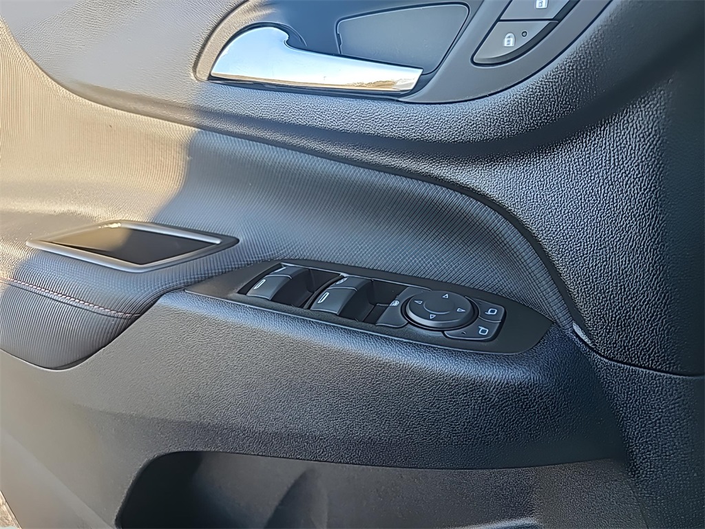 2023 Chevrolet Equinox RS photo 2