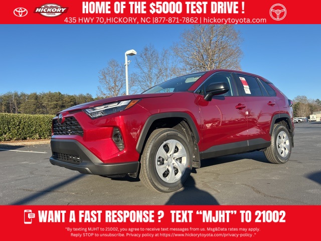 2025 Toyota RAV4 LE's photo