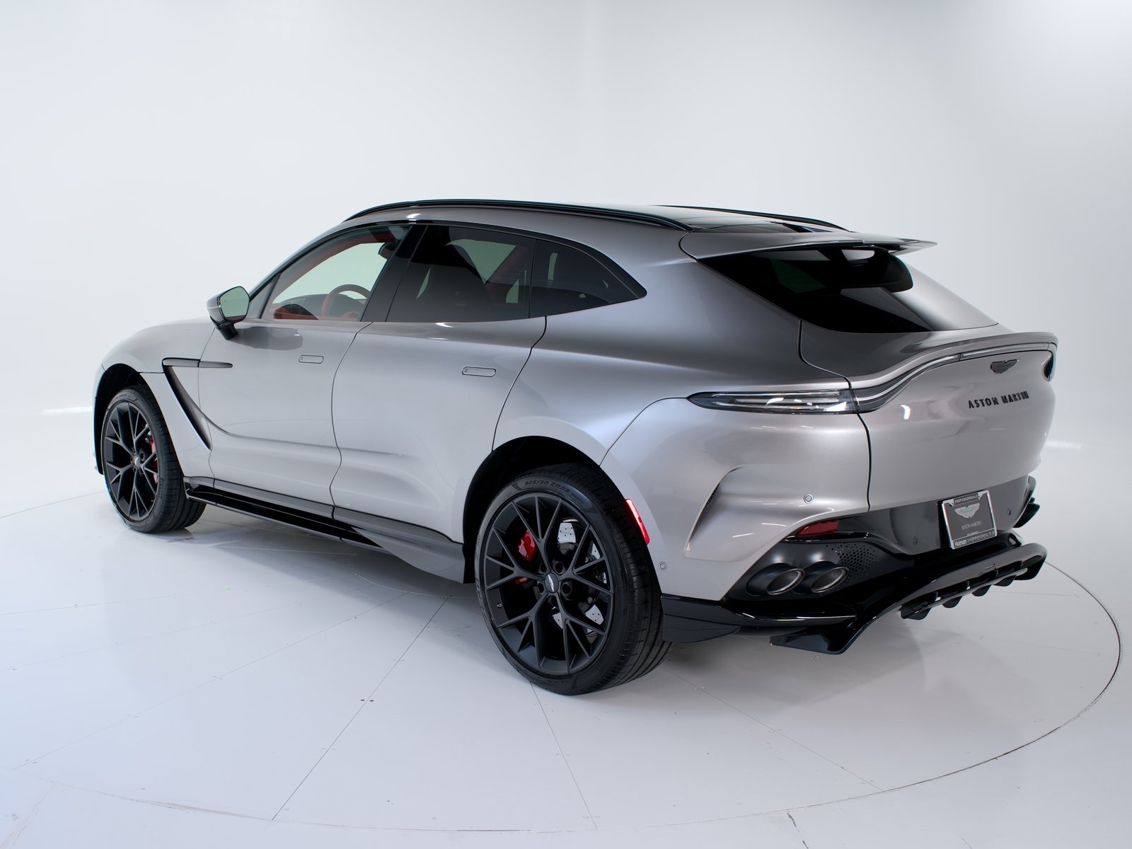 2025 Aston Martin DBX AM8 DBX707 photo 2