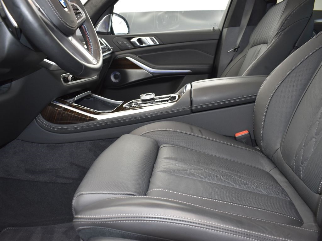 2024 Black Sapphire Metallic BMW X7 M60i AWD SUV