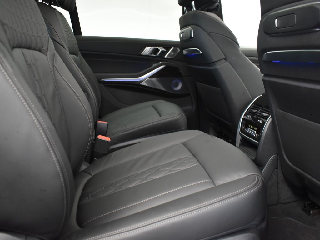 2024 Black Sapphire Metallic BMW X7 M60i AWD SUV