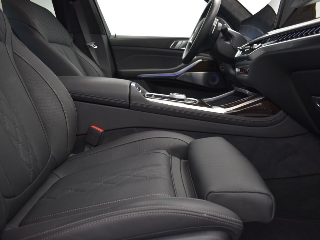 2024 Black Sapphire Metallic BMW X7 M60i AWD SUV