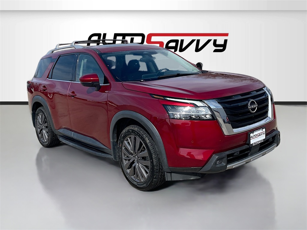 2022 Nissan Pathfinder SL