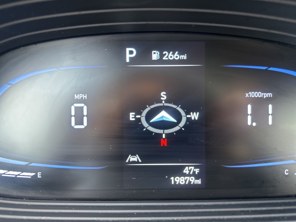 2023 Hyundai Venue Limited photo 2