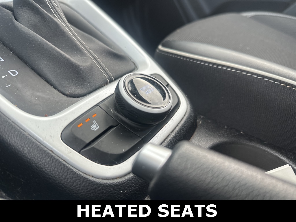 2023 Hyundai Venue Limited photo 3