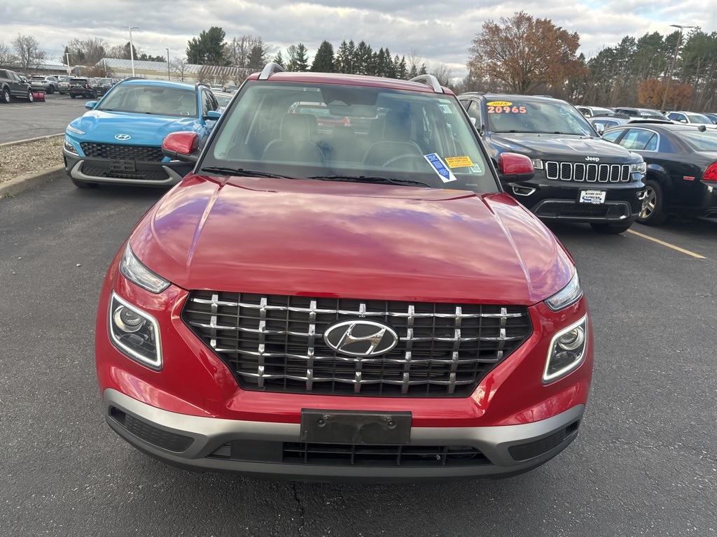 2023 Hyundai Venue Limited photo 4