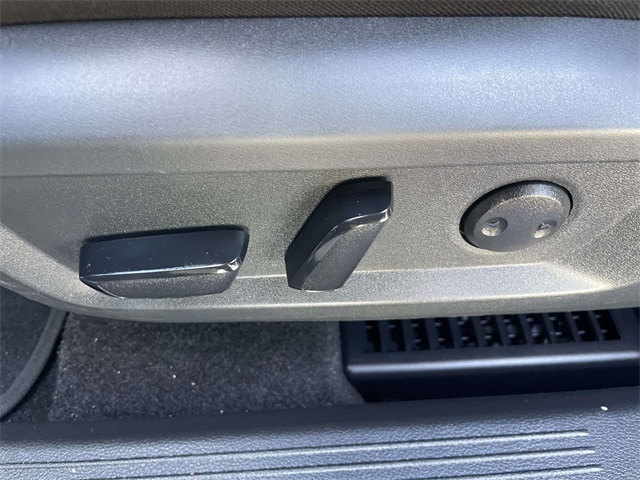 used 2022 Nissan Rogue car, priced at $18,890