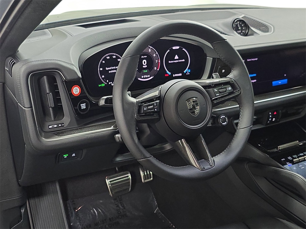2025 Porsche Cayenne Turbo E-Hybrid photo 4