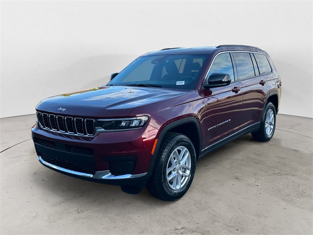 2025 Jeep Grand Cherokee L Laredo's photo