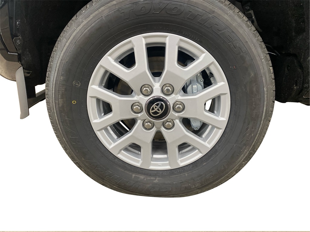 2025 Toyota Tacoma SR Double Cab photo 12