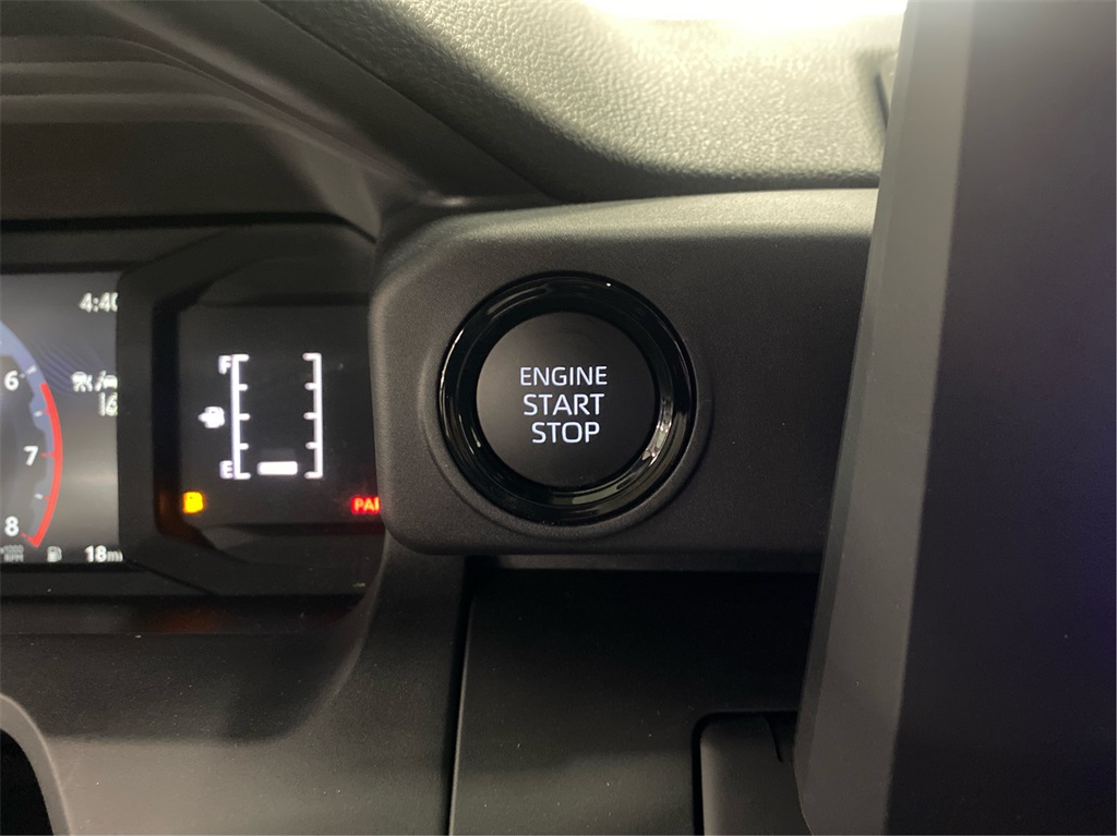 2025 Toyota Tacoma SR Double Cab photo 17