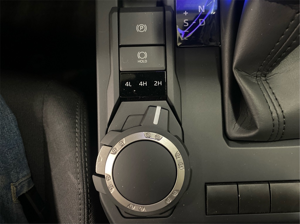 2025 Toyota Tacoma SR Double Cab photo 21
