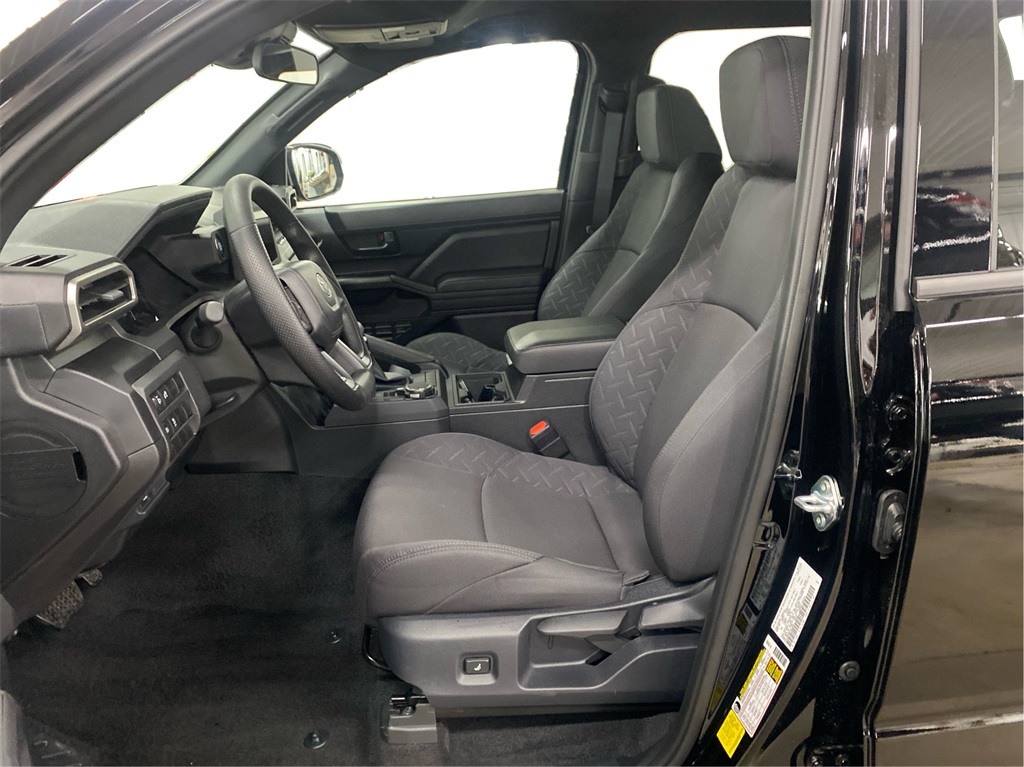 2025 Toyota Tacoma SR Double Cab photo 5