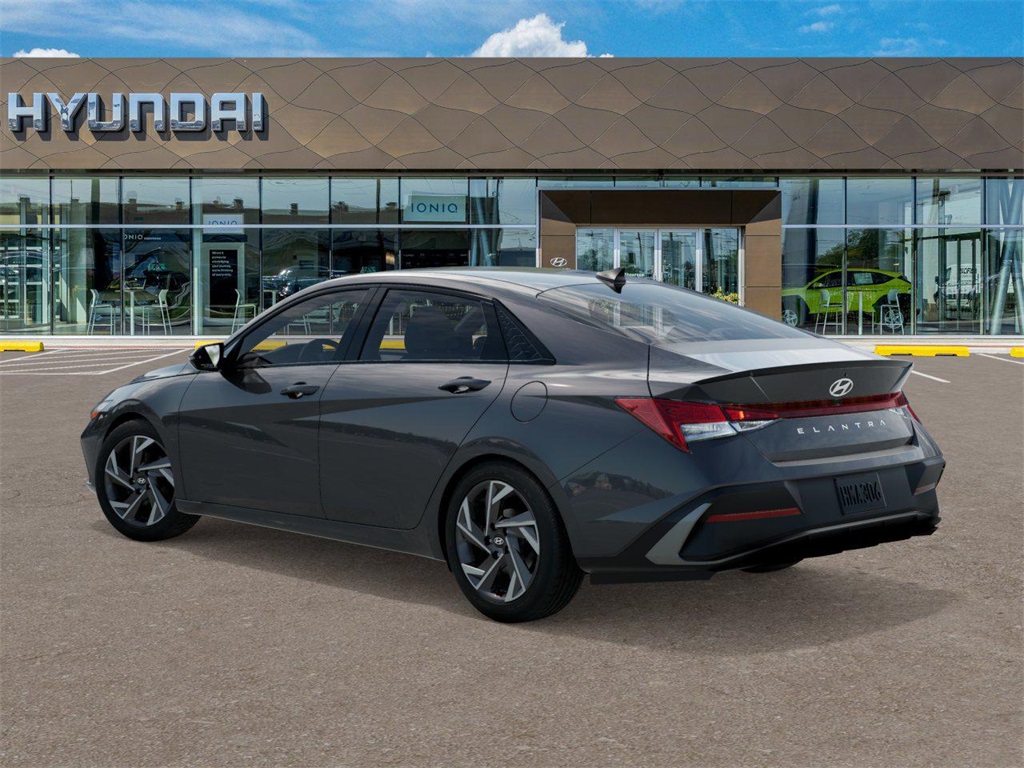 2025 Hyundai Elantra SEL Sport photo 4