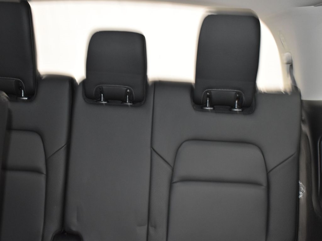 2025 Nissan Pathfinder SL photo 19