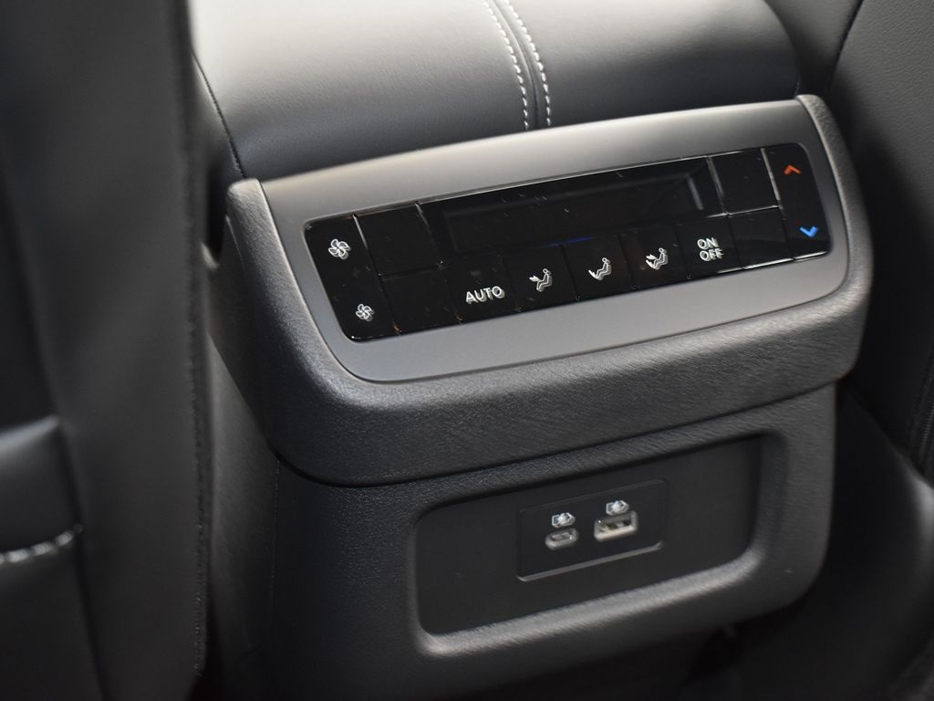 2025 Nissan Pathfinder SL photo 22