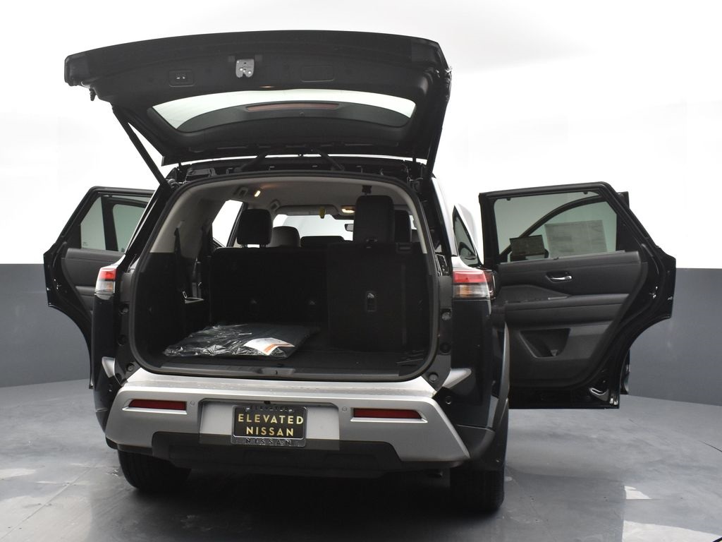 2025 Nissan Pathfinder SL photo 34
