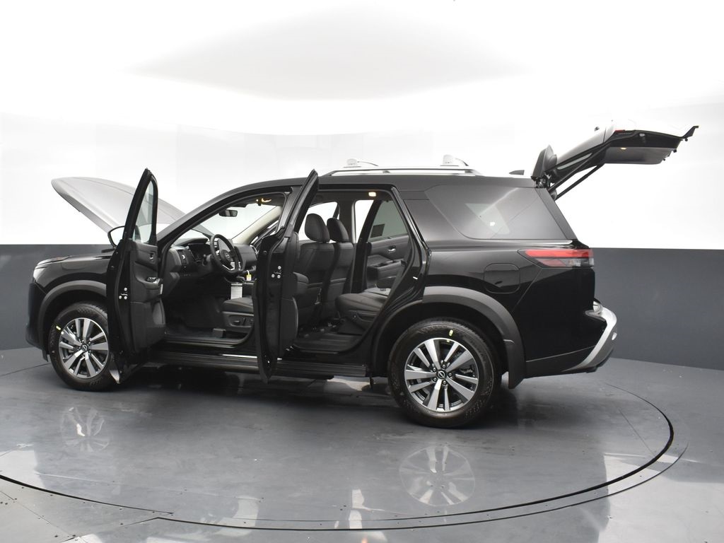 2025 Nissan Pathfinder SL photo 35
