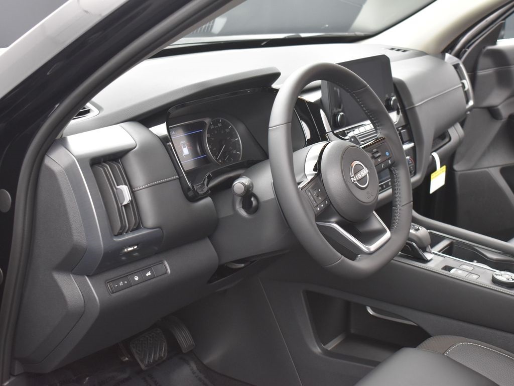 2025 Nissan Pathfinder SL photo 6