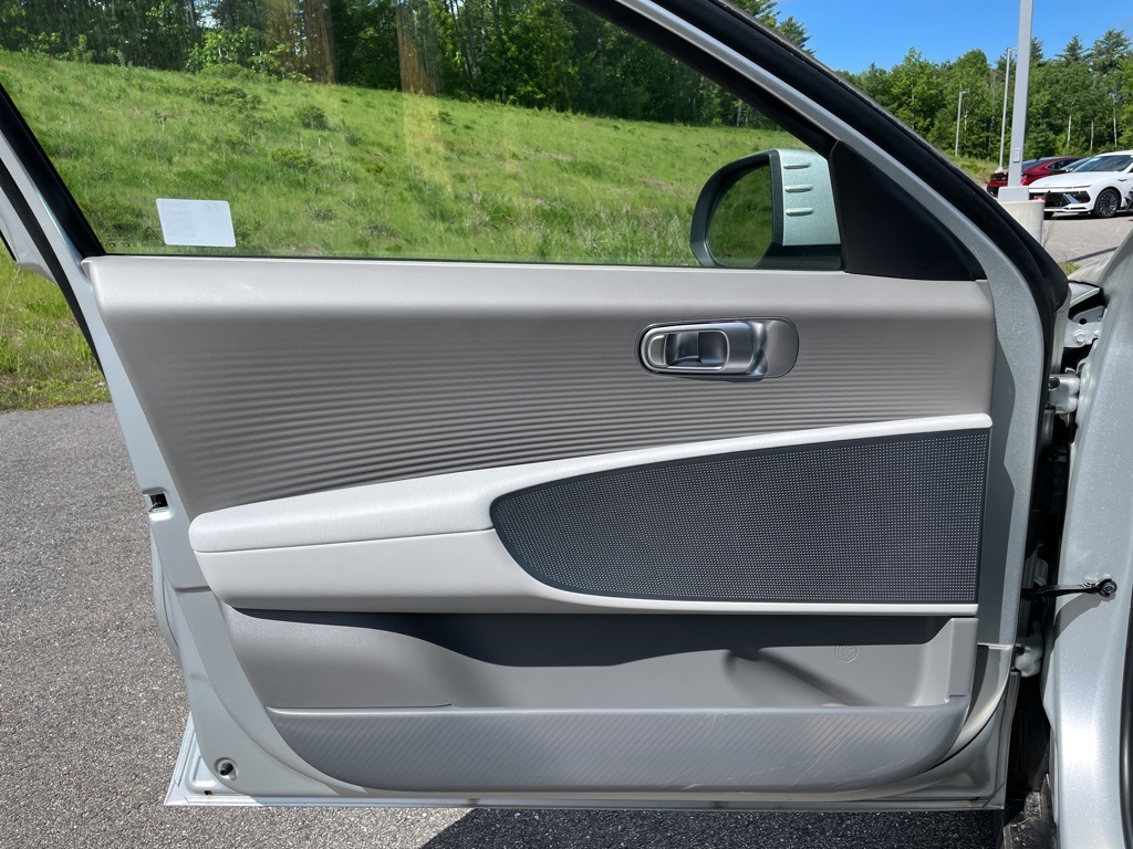 2025 Hyundai Ioniq 6 SEL photo 9