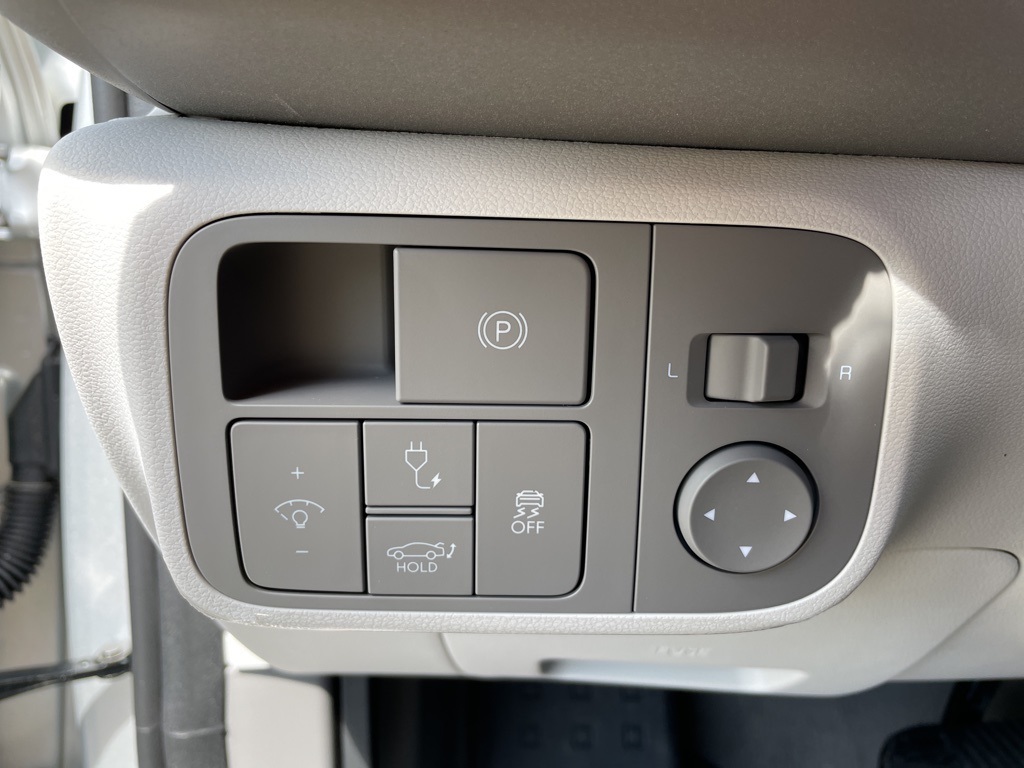 2025 Hyundai Ioniq 6 SEL photo 13